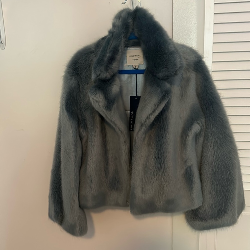 NWOT Habitual girl faux fur short coat